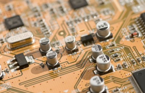 如何焊接pcb电路板铜柱？